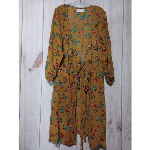 Faithfull the Brand Kimono‎ Ladies 6 Gold Floral Light Weight - Picture 1 of 8
